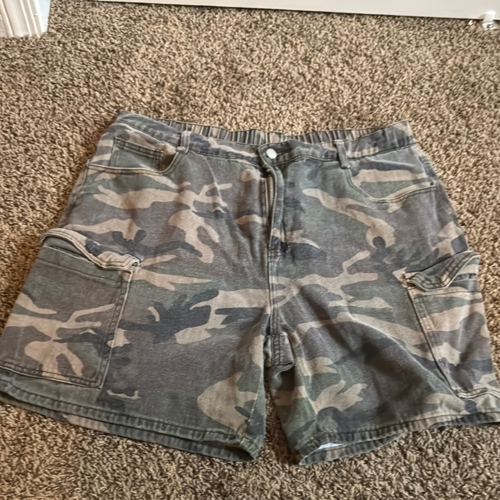 Camouflage Cargo Shorts